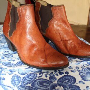 Frye Western Booties Size 9.5 Women's Leather British Tan Stacked Heel EUC Cute!